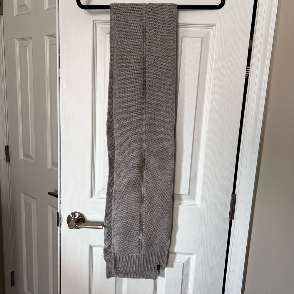 Icebreaker wool scarf.